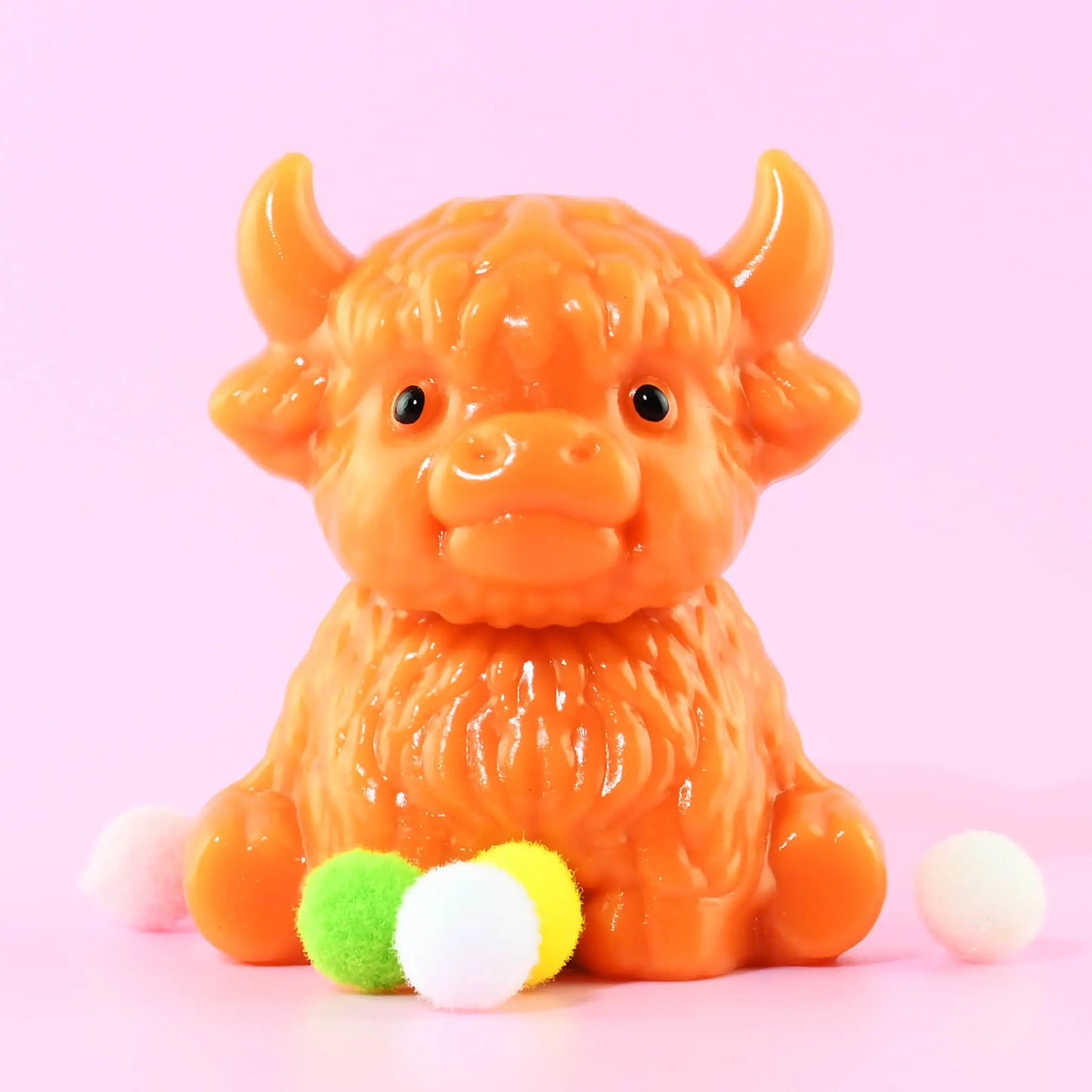 SQUEEZE HIGHLAND COW