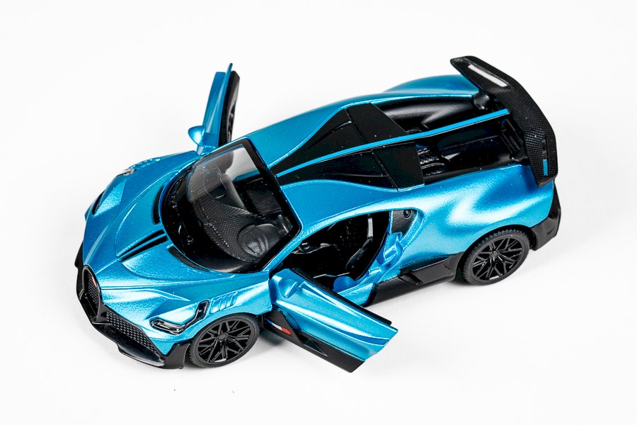 TEC-TOY Bugatti Divo 1:43 die-cast, blue