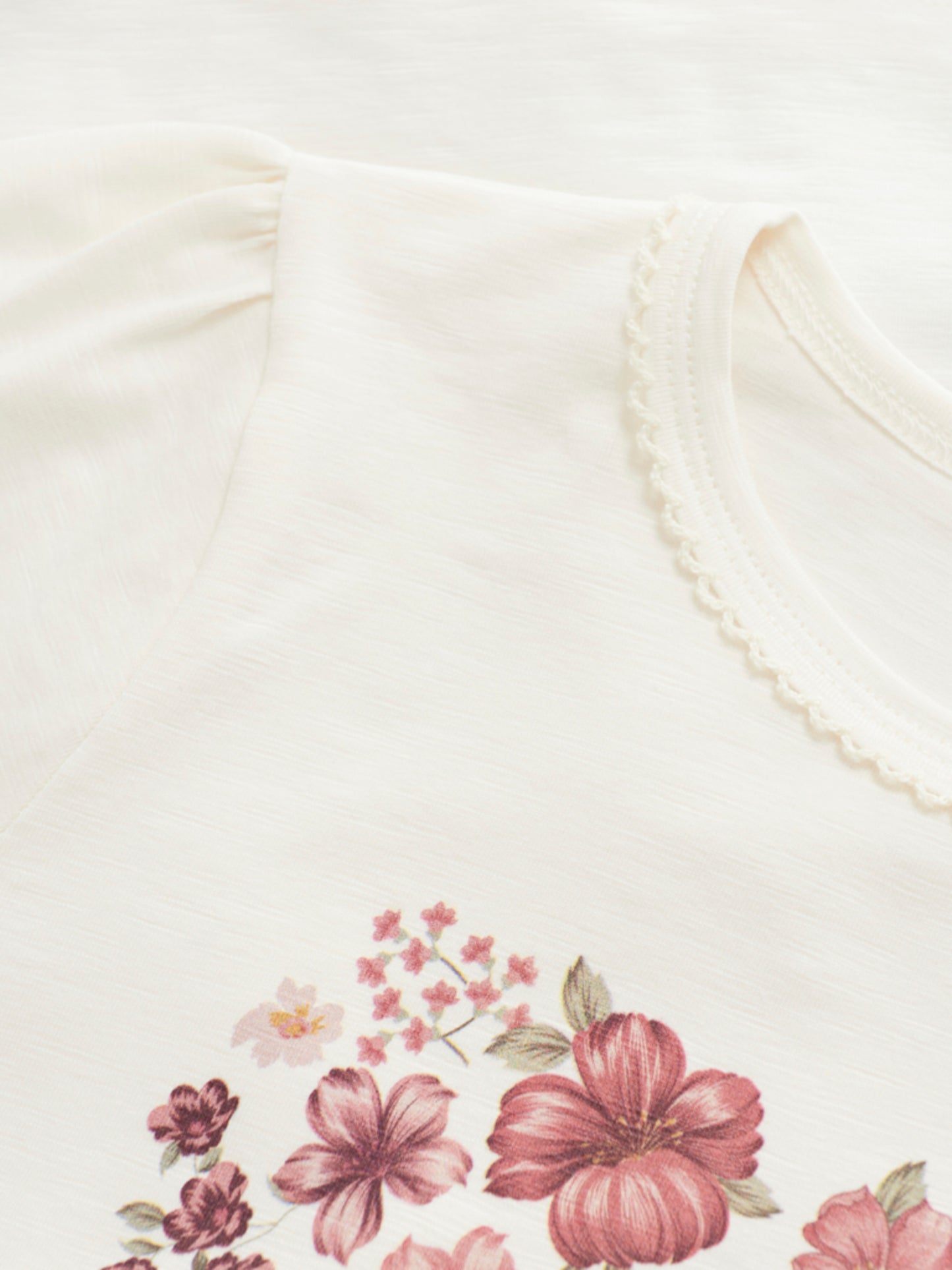 Minymo langærmet t-shirt med blomster hjerte